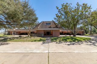 2009 Fm 950, Eagle Lake, TX 77434