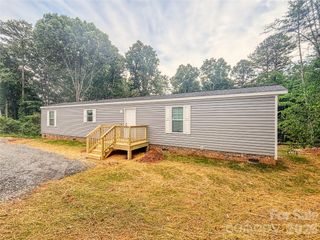 2401 Liberty Church Road, Hickory, NC 28601
