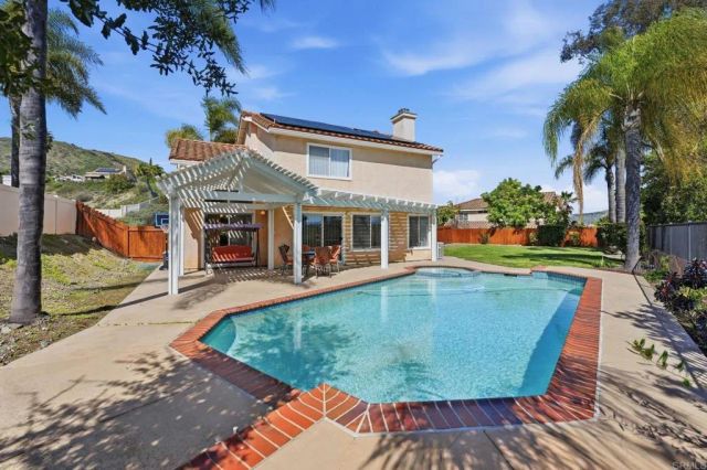 833 Bel Esprit Circle, San Marcos, CA 92069