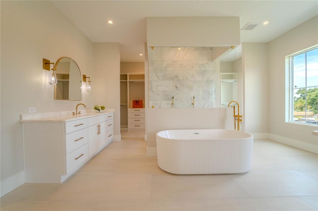 Image 31 of property listing at 4502 S SHAMROCK ROAD, Tampa, FL 33611