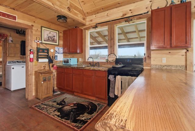 16859 Highway U, Willow Springs, MO 65793