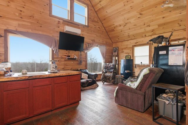 16859 Highway U, Willow Springs, MO 65793