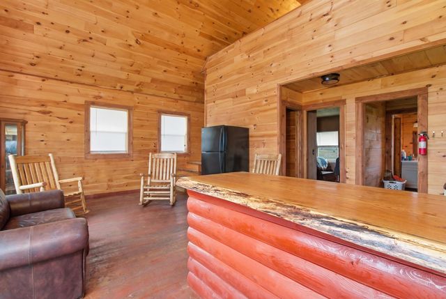 16859 Highway U, Willow Springs, MO 65793