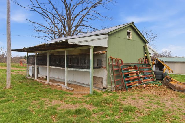 16859 Highway U, Willow Springs, MO 65793