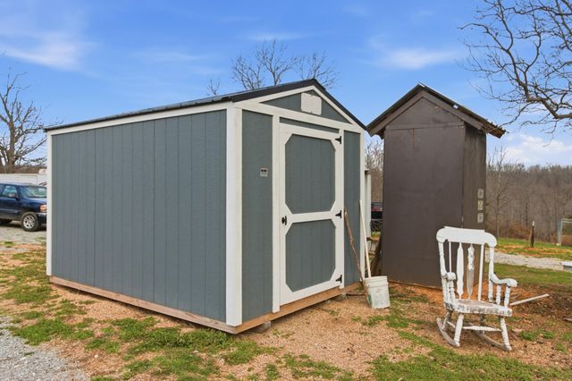 16859 Highway U, Willow Springs, MO 65793