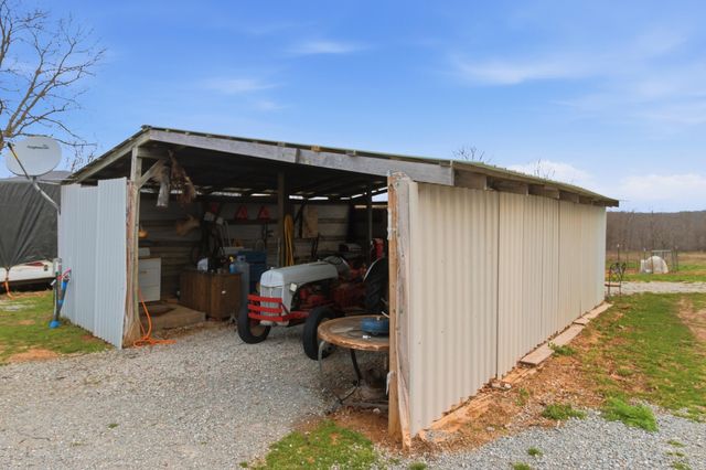 16859 Highway U, Willow Springs, MO 65793