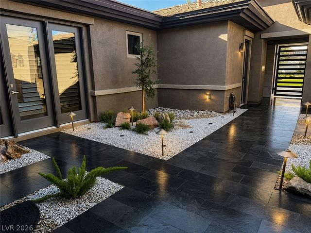 2577 Red Arrow Drive, Las Vegas, NV 89135