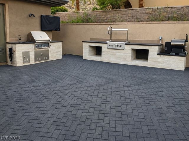 2577 Red Arrow Drive, Las Vegas, NV 89135