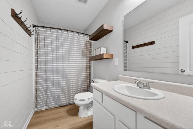 12626 Wolf Run Road, Noblesville, IN 46060