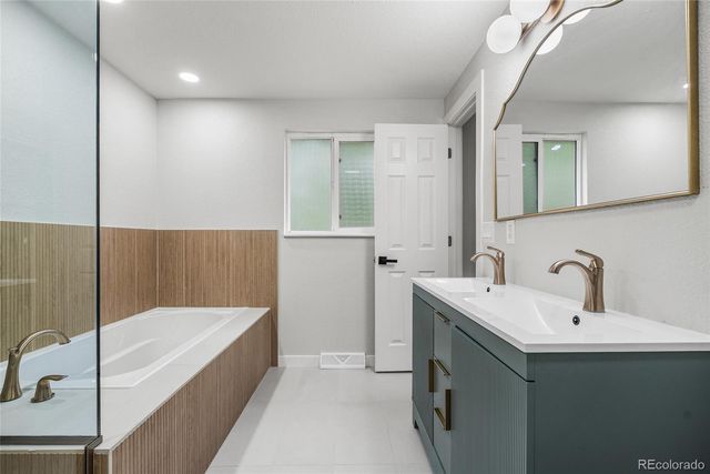 10439 Independence Street, Broomfield, CO 80021