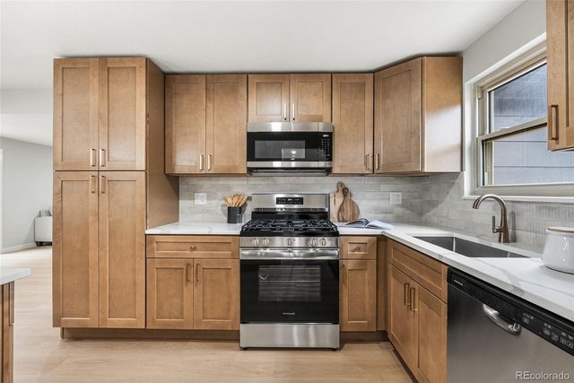 10439 Independence Street, Broomfield, CO 80021