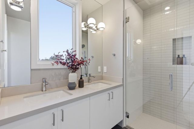 1433 Floribunda Avenue 8, Burlingame, CA 94010