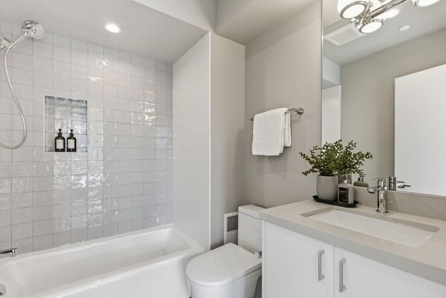 1433 Floribunda Avenue 8, Burlingame, CA 94010