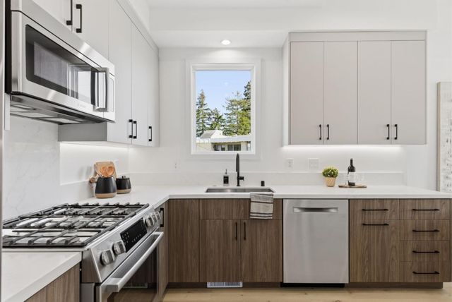 1433 Floribunda Avenue 8, Burlingame, CA 94010