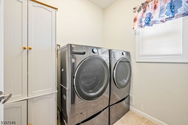 53 Winchester Ave, Mansfield Twp., NJ 07840