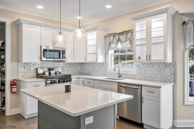 53 Winchester Ave, Mansfield Twp., NJ 07840