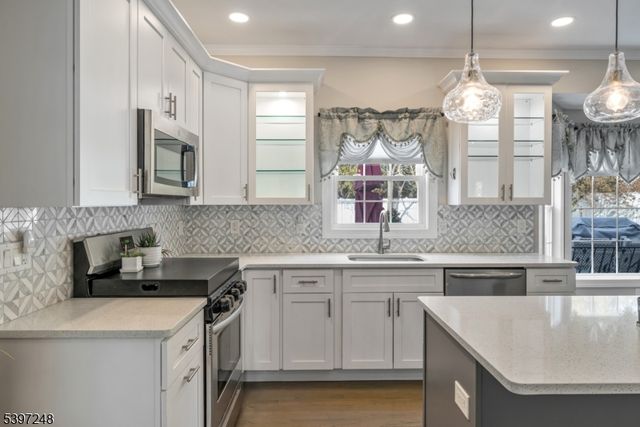 53 Winchester Ave, Mansfield Twp., NJ 07840