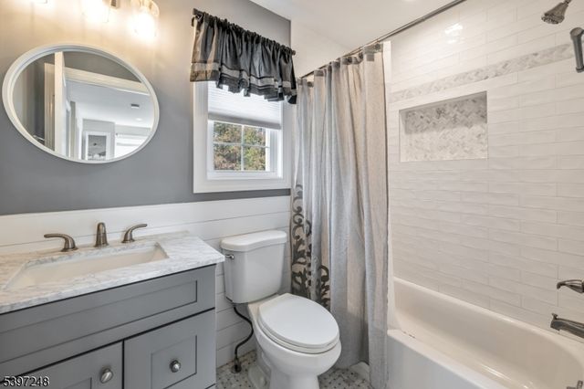 53 Winchester Ave, Mansfield Twp., NJ 07840