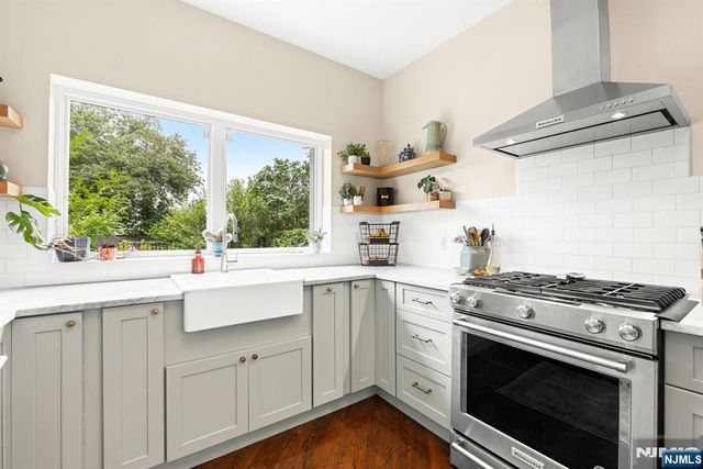 254 Ogden Avenue, Jersey City, NJ 07307