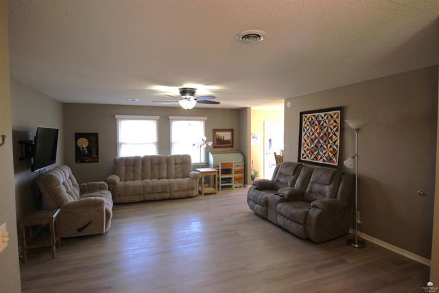 11311 Lakeview Drive, Manhattan, KS 66503