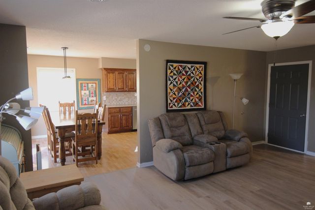 11311 Lakeview Drive, Manhattan, KS 66503