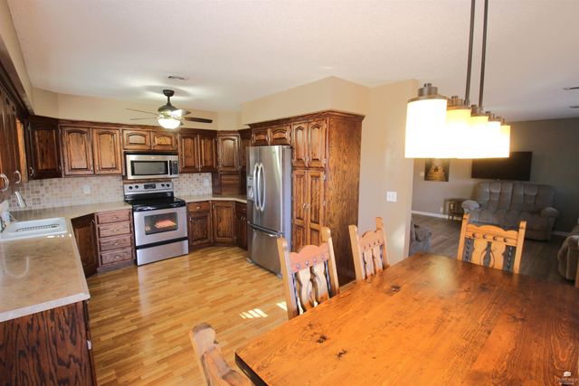 11311 Lakeview Drive, Manhattan, KS 66503