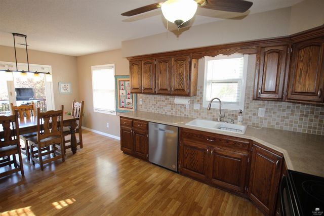 11311 Lakeview Drive, Manhattan, KS 66503