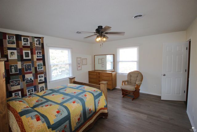 11311 Lakeview Drive, Manhattan, KS 66503