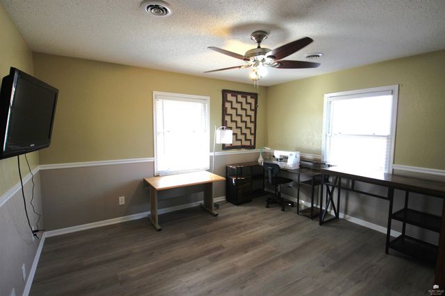 11311 Lakeview Drive, Manhattan, KS 66503