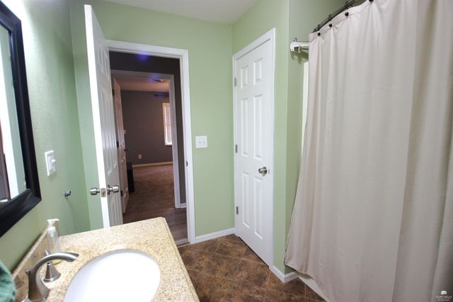 11311 Lakeview Drive, Manhattan, KS 66503