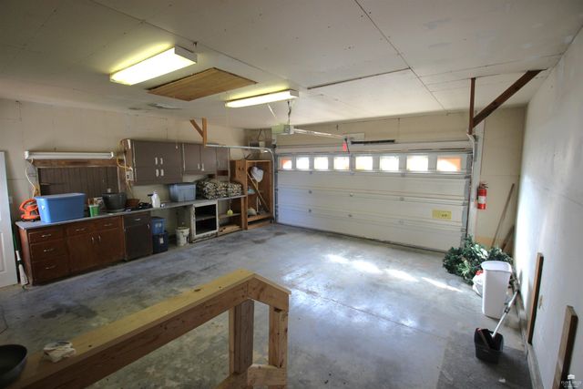 11311 Lakeview Drive, Manhattan, KS 66503