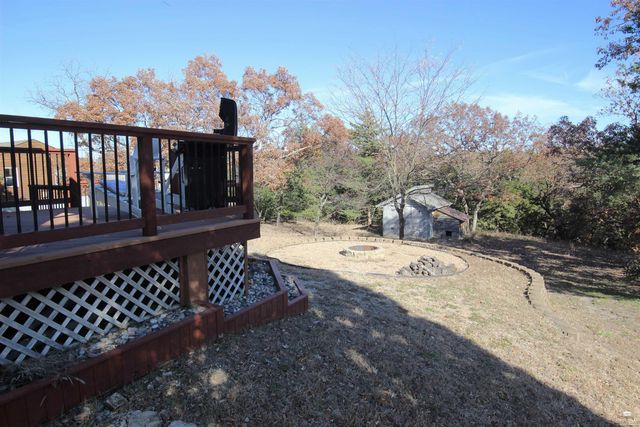 11311 Lakeview Drive, Manhattan, KS 66503