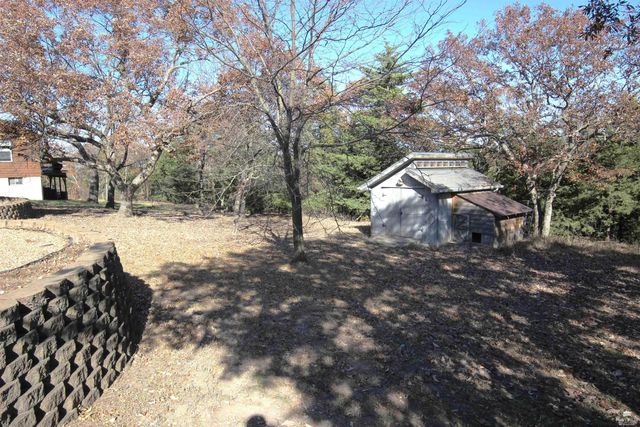 11311 Lakeview Drive, Manhattan, KS 66503