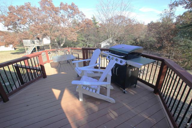 11311 Lakeview Drive, Manhattan, KS 66503