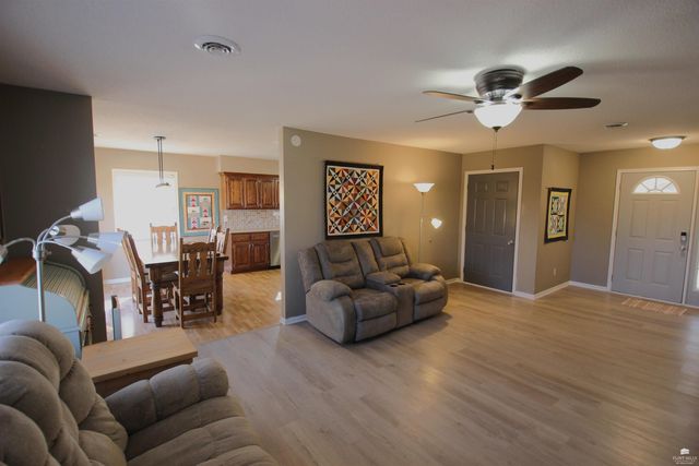 11311 Lakeview Drive, Manhattan, KS 66503