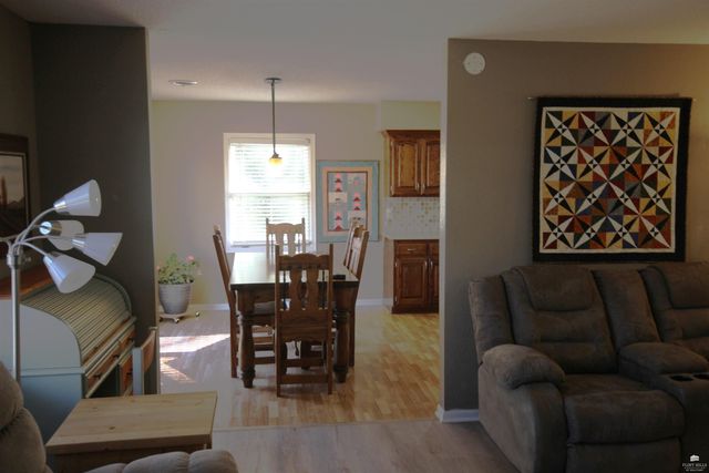 11311 Lakeview Drive, Manhattan, KS 66503