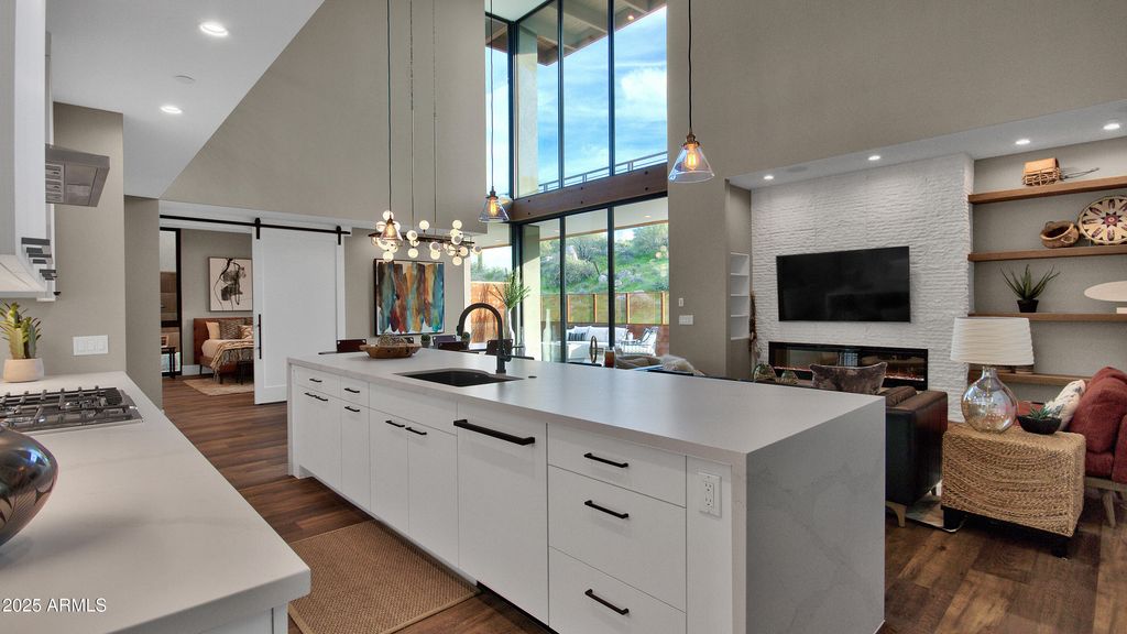 Image 16 of property listing at 6525 E CAVE CREEK Road 14, Cave Creek, AZ 85331