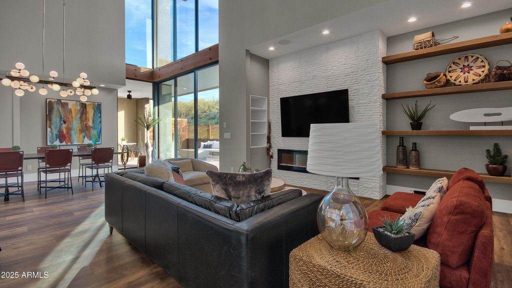 Image 18 of property listing at 6525 E CAVE CREEK Road 14, Cave Creek, AZ 85331