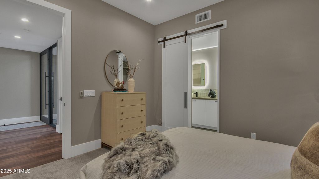 Image 26 of property listing at 6525 E CAVE CREEK Road 14, Cave Creek, AZ 85331