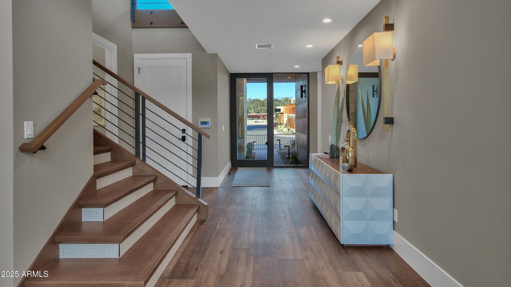 Image 9 of property listing at 6525 E CAVE CREEK Road 14, Cave Creek, AZ 85331