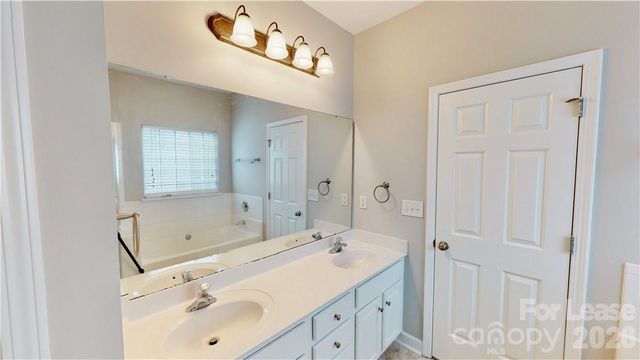 8321 Suttonview Drive, Charlotte, NC 28269