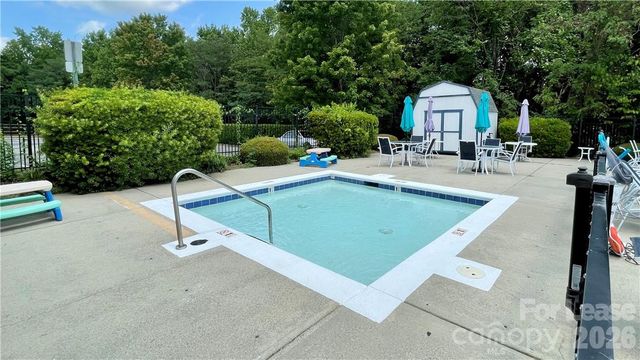 8321 Suttonview Drive, Charlotte, NC 28269