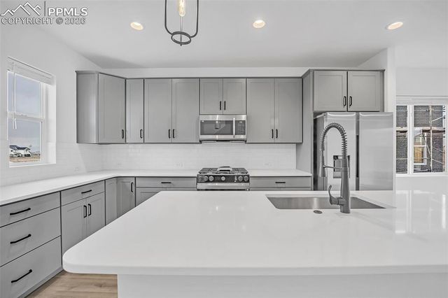 8172 Manor House Way, Colorado Springs, CO 80908