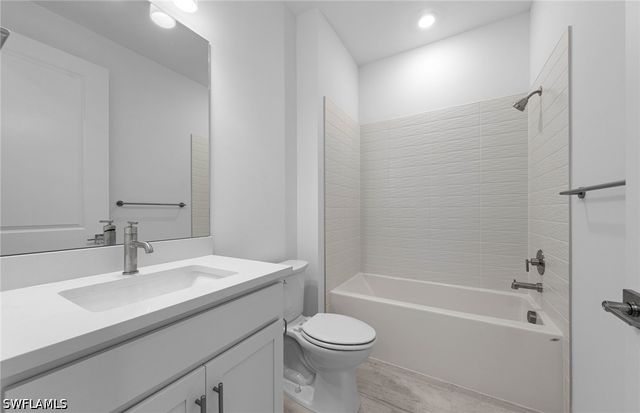 2049 Terreno BLVD, Naples, FL 34120