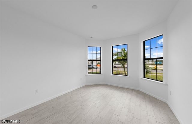 2049 Terreno BLVD, Naples, FL 34120