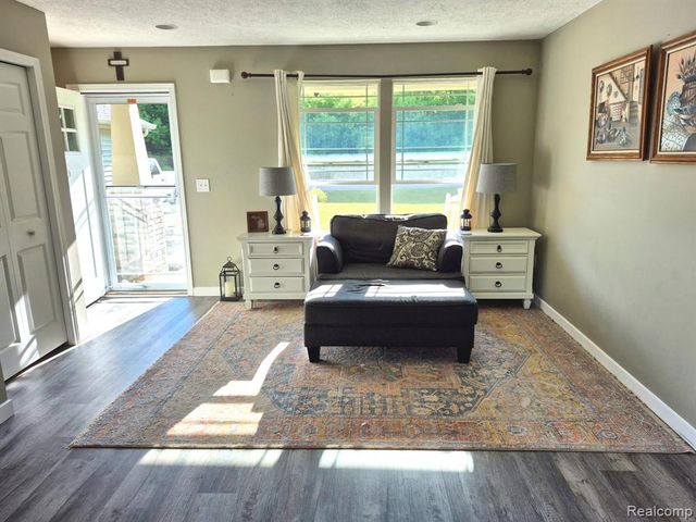7047 Bennington Greens Drive, Owosso, MI 48867