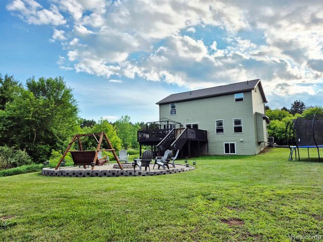 7047 Bennington Greens Drive, Owosso, MI 48867