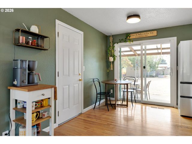 13724 Se LINCOLN St, Portland, OR 97233