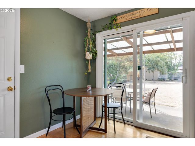 13724 Se LINCOLN St, Portland, OR 97233