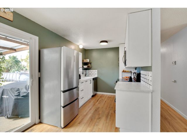 13724 Se LINCOLN St, Portland, OR 97233